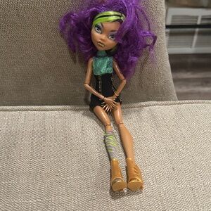 2008 clawdeen Monster High Dolls with green and Purple Hair